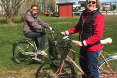 Monica och Lotta provcyklar